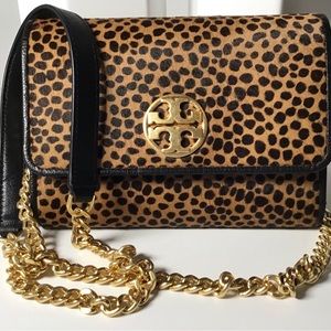 Tory Burch Willa Wallet on A Chain (RARE)